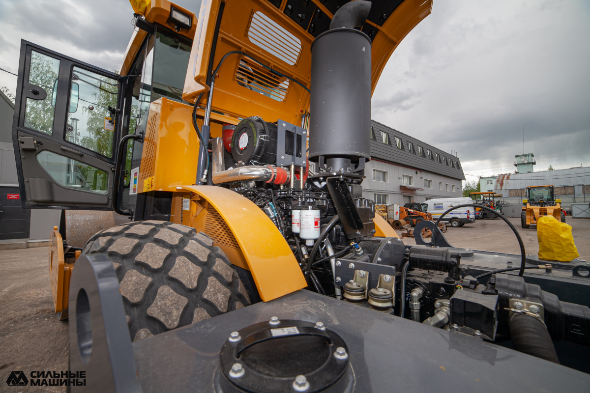 Каток грунтовый XCMG XS163